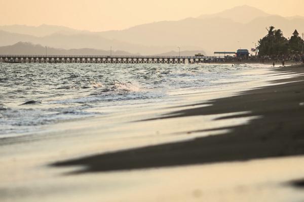 Don't mind the pier!